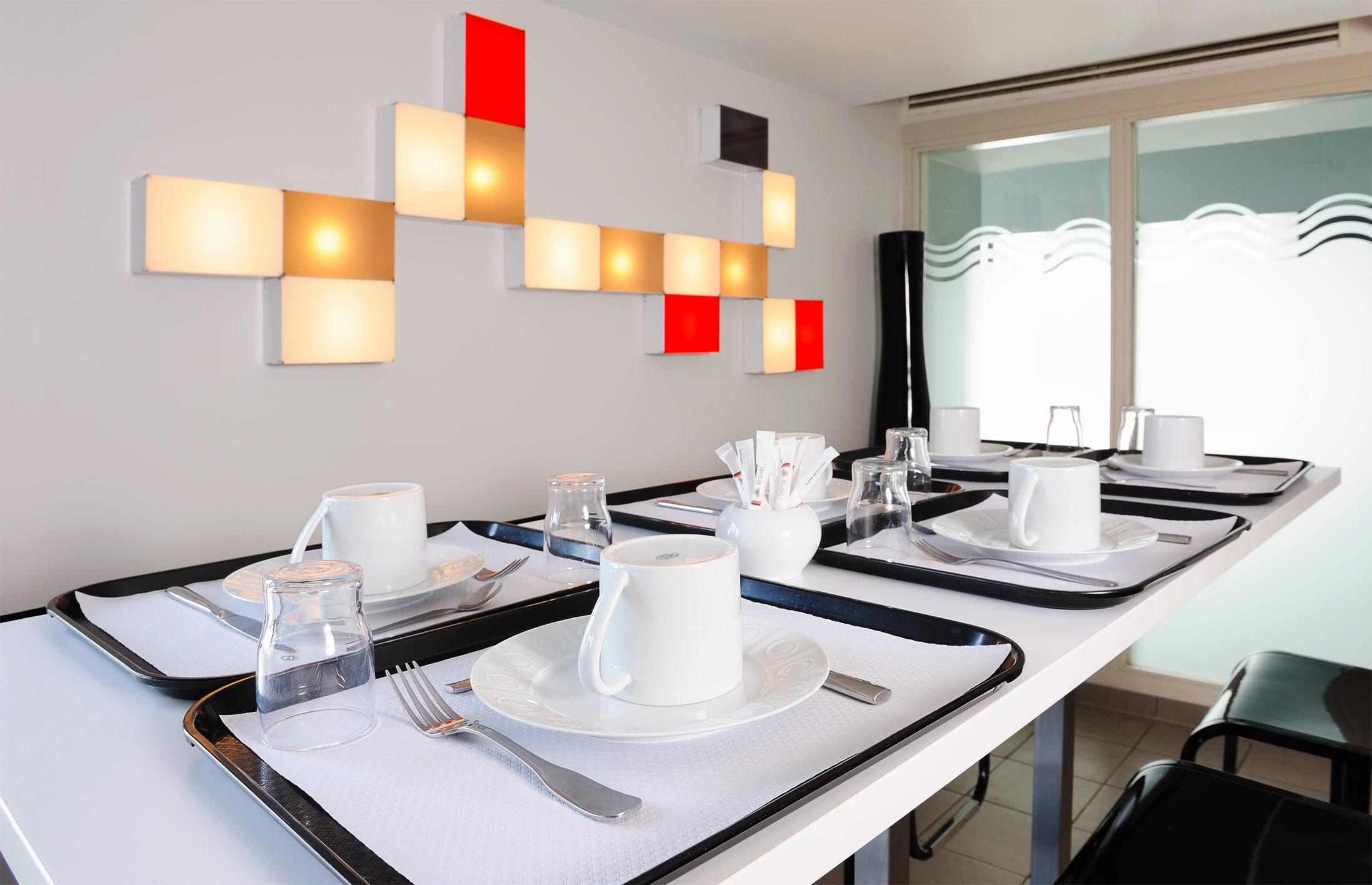 Residhome Carrieres La Defense Restaurang bild